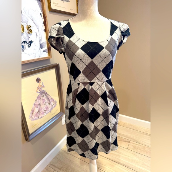 5 for $30 RHAPSODY Argyle Plaid Black and Gray Midi Dress - Picture 1 of 6